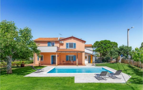 Amazing Home In Banjole With Private Swimming Pool, Can Be Inside Or Outside